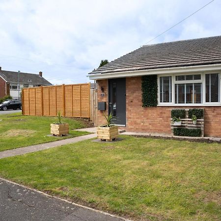 Bungalow In Keynsham Esterno foto